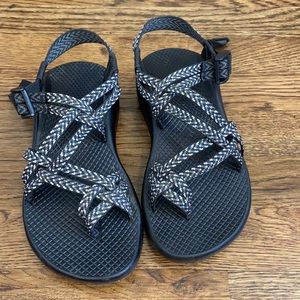 Women’s Chacos size 6